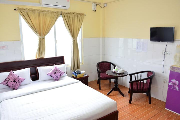 Room 12 of 32