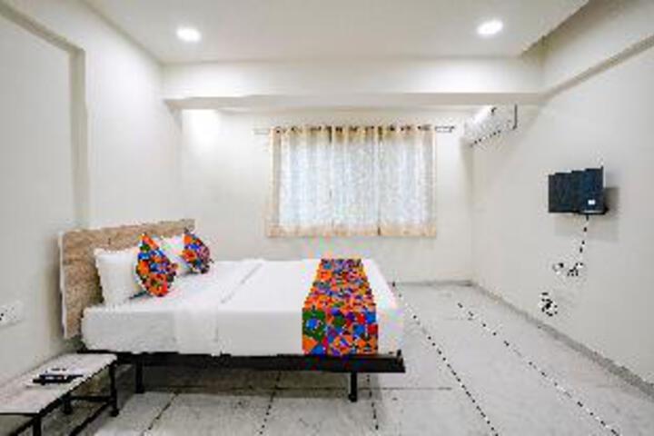 Room 4 of 30