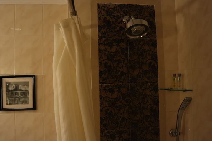 Room 35 of 64
