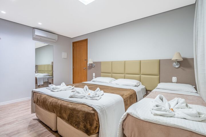 Room 9 of 39