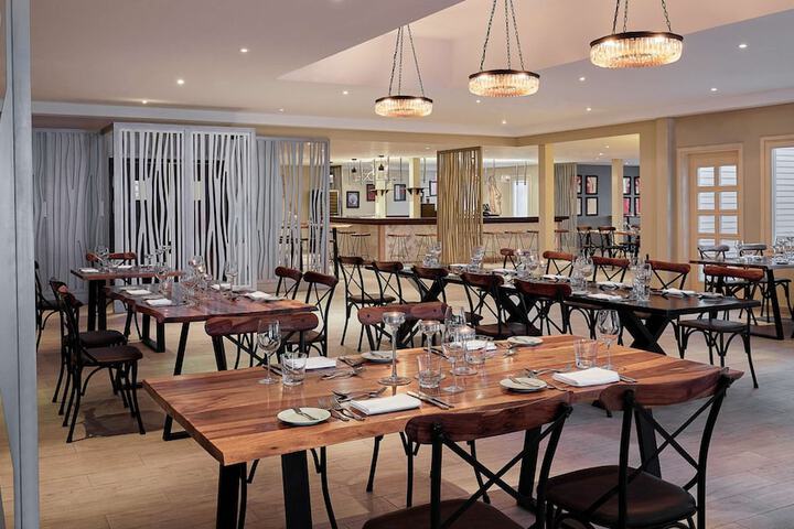 Dining 90 of 116