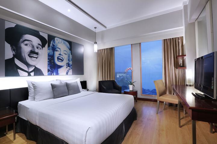 Room 8 of 52