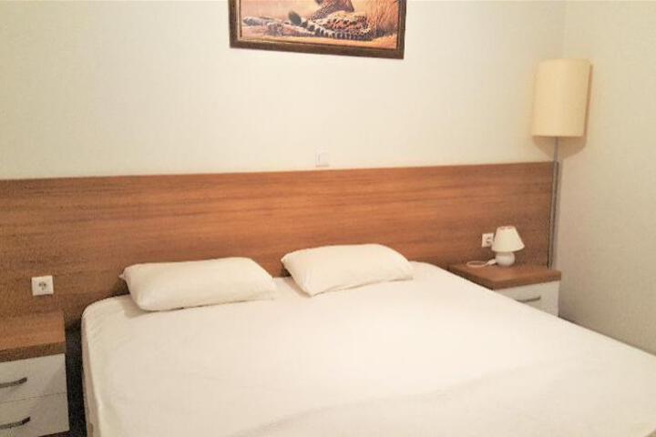 Room 124 of 190