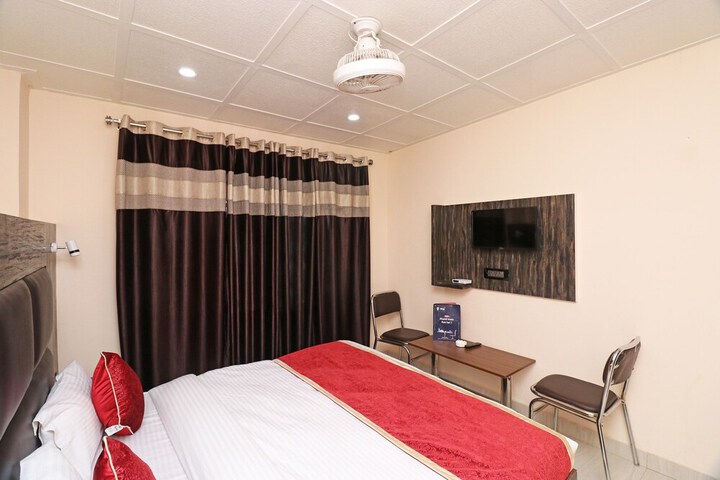Room 9 of 23