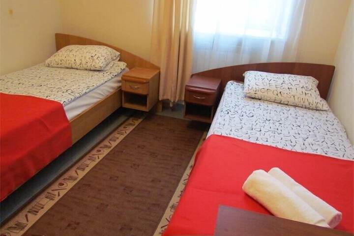 Room 9 of 44