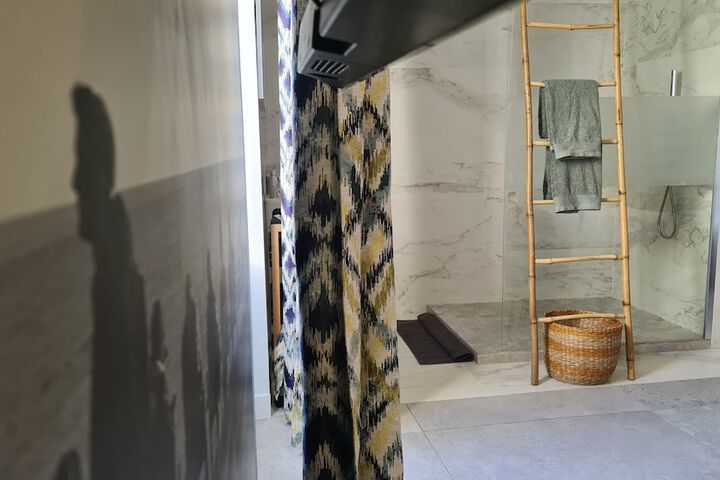 Room 101 of 118