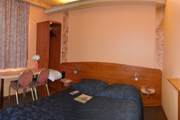 Room 6 of 62