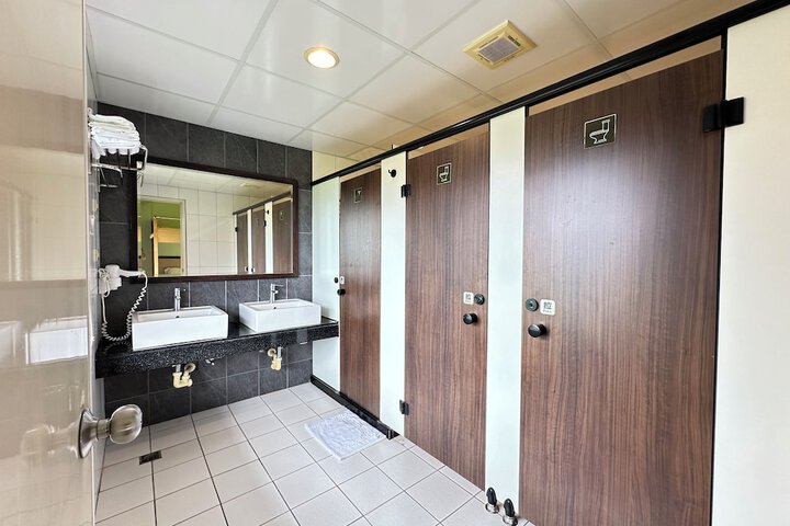 Room 11 of 31