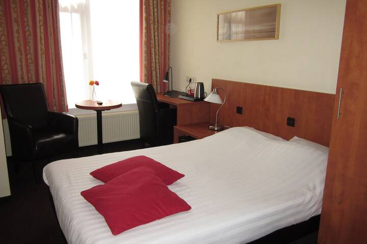 Room 4 of 45