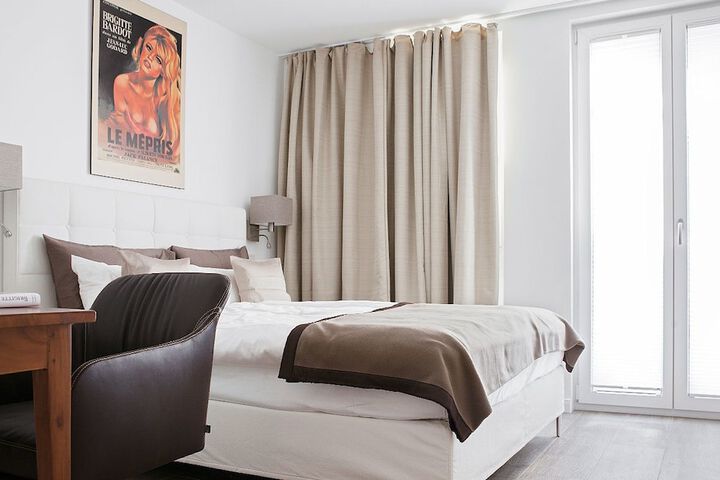 Room 21 of 49