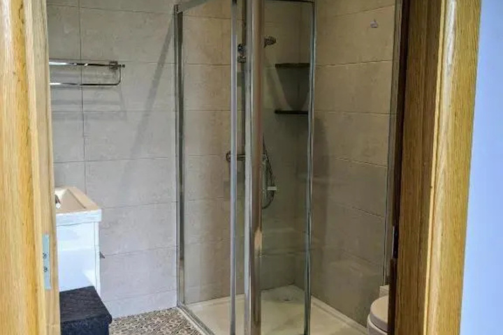 Room 5 of 10