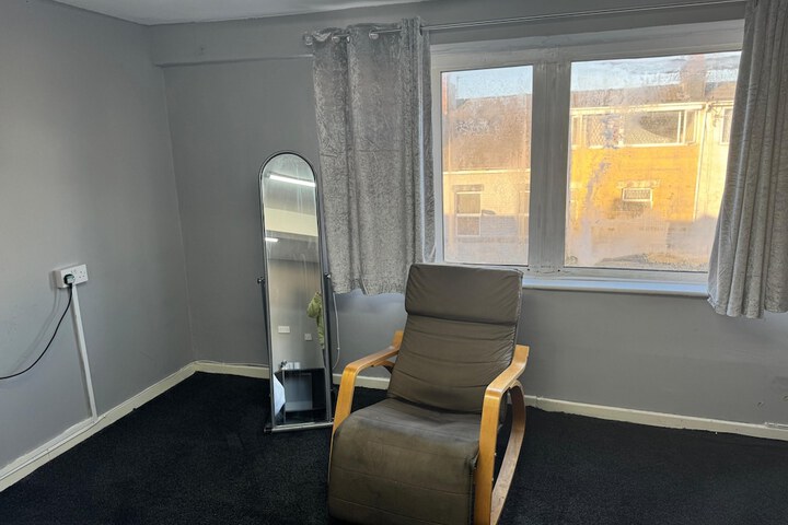Room 40 of 156