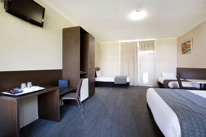 Room 22 of 68