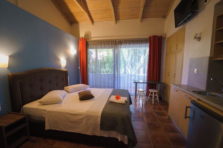 Room 104 of 333