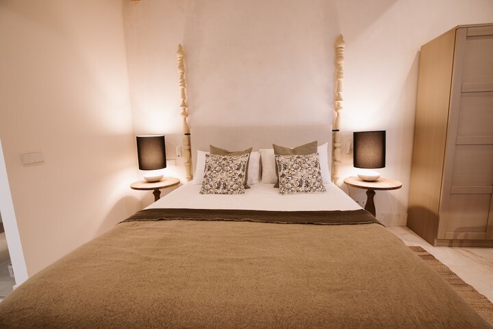 Room 33 of 87
