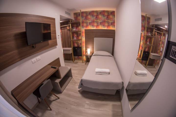Room 8 of 44