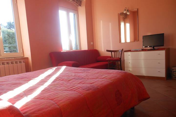 Room 13 of 18