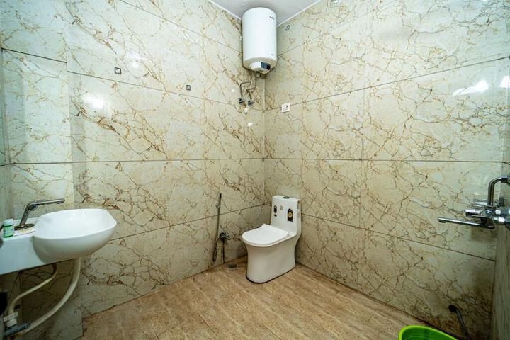 Room 9 of 14