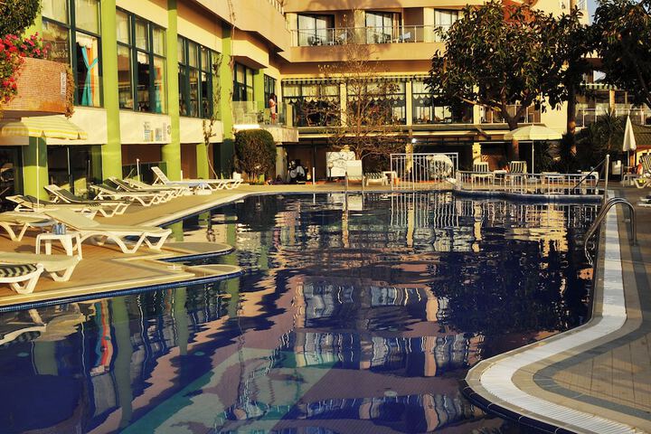 Hotel with Pool