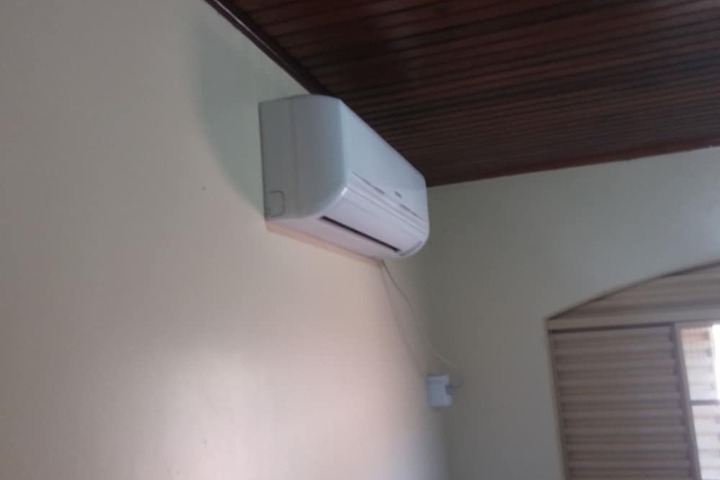 Room 4 of 7