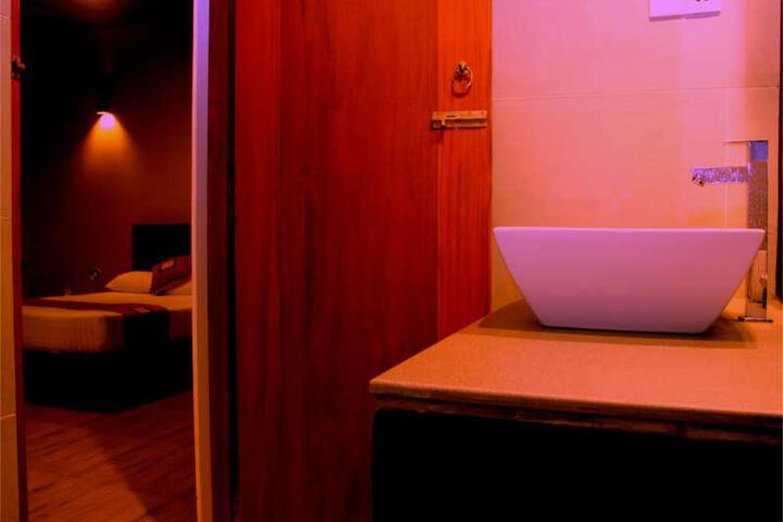 Room 2 of 6