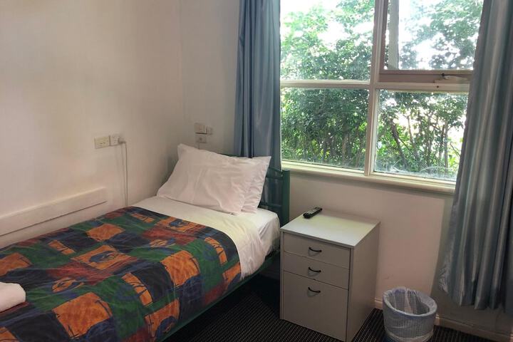 Room 11 of 19