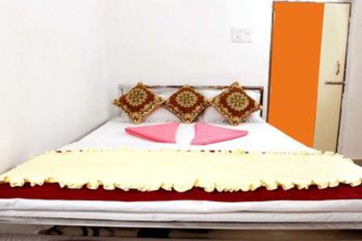 Room 8 of 22