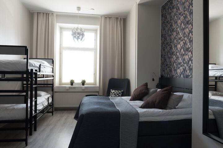 Room 12 of 48