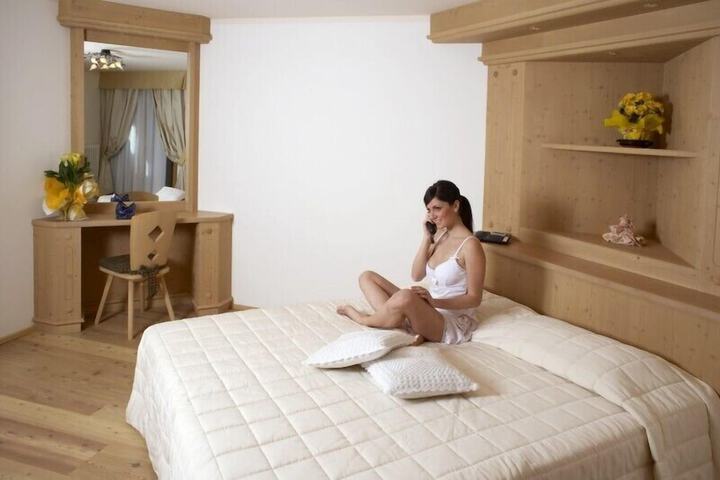 Room 16 of 32