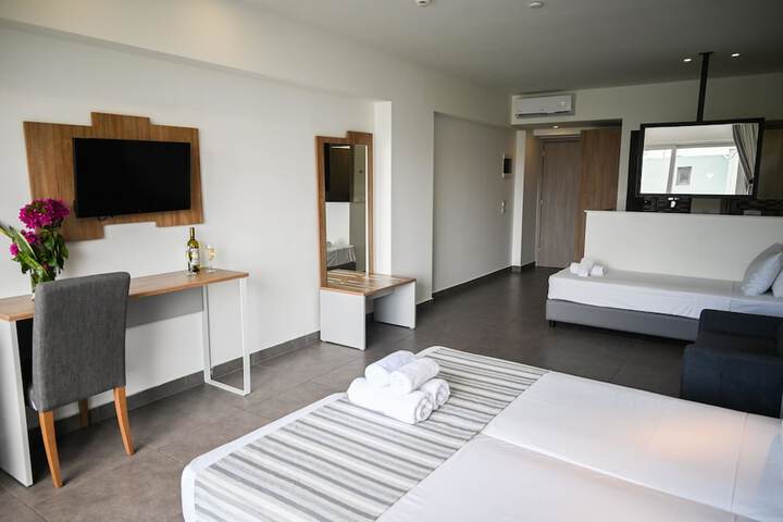 Room 30 of 93