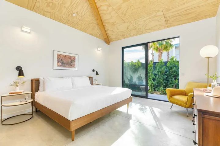 Photo of Blackhaus C & D Buyout by Avantstay Sleeps 16