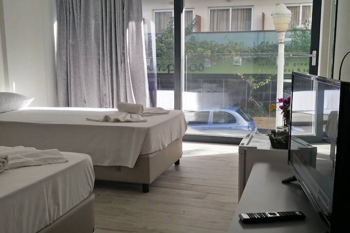 Room 5 of 19