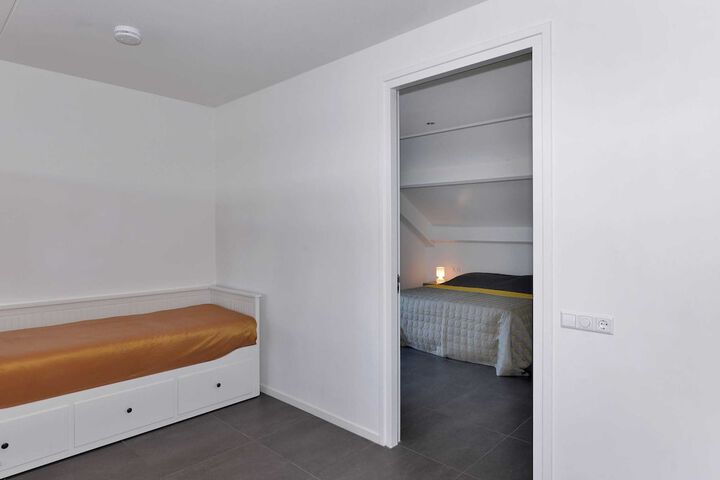 Room 6 of 67