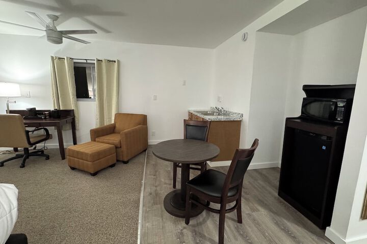 Room 22 of 39
