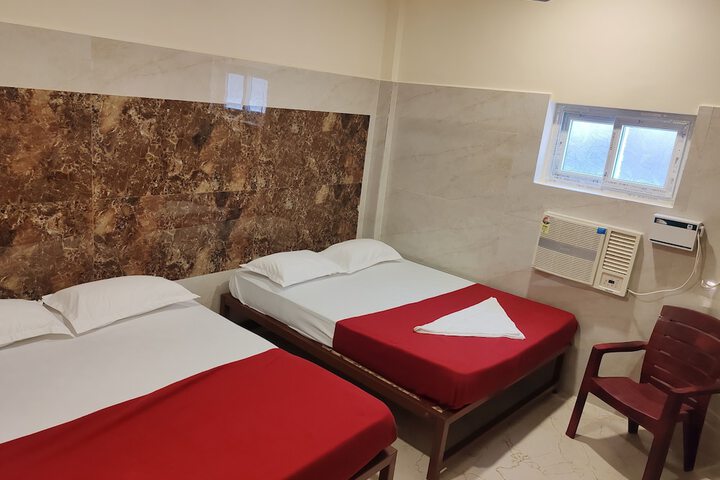 Room 9 of 15