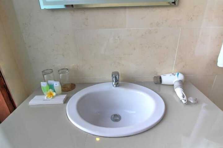 Room 15 of 52