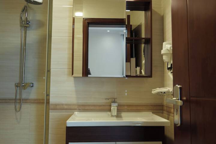 Room 48 of 73