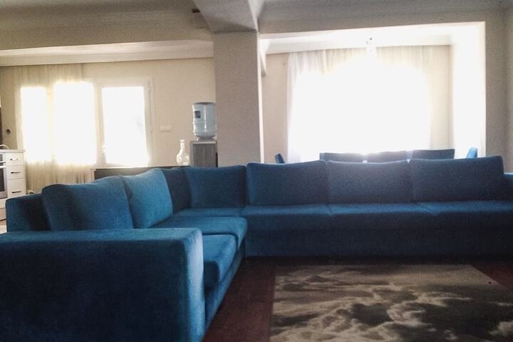Room 8 of 10
