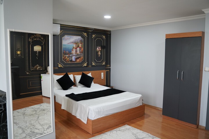 Room 19 of 52