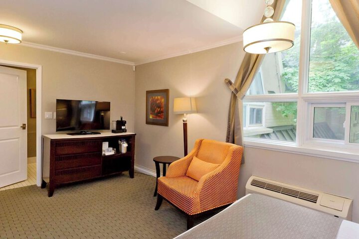 Room 7 of 46