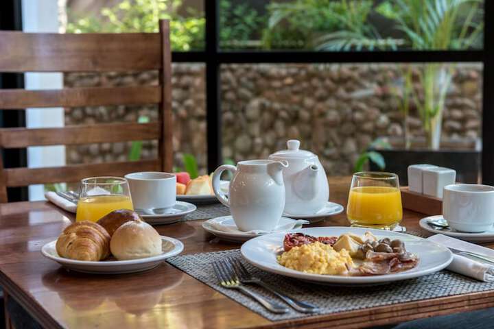 Breakfast/Coffee Service 41 of 91