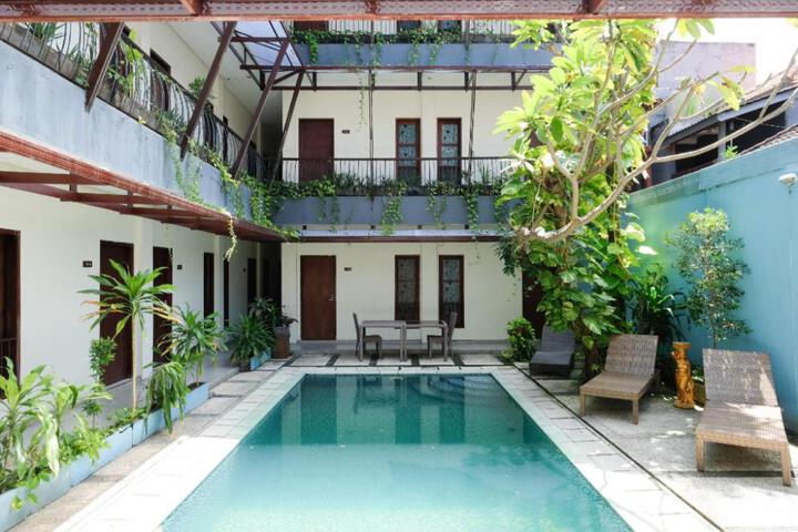 RedDoorz near Legian Street
