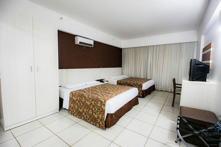 Room 4 of 33
