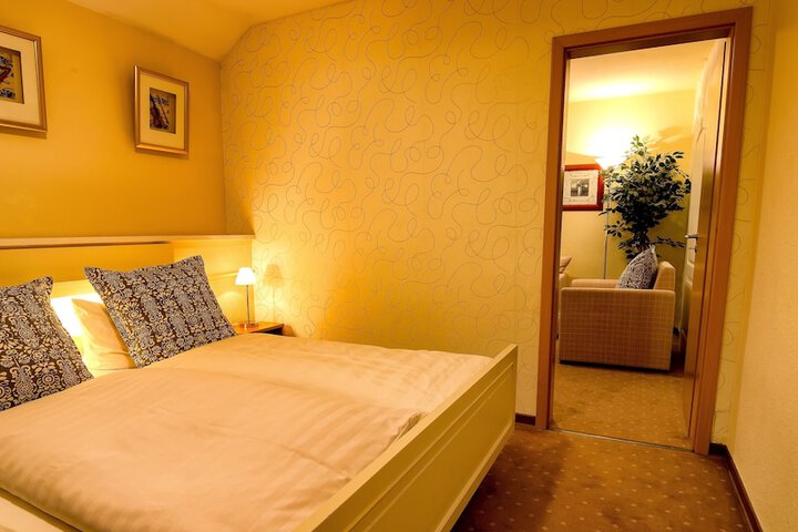 Room 6 of 35