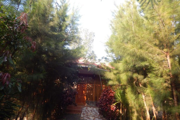 Hotel Exterior 25 of 31