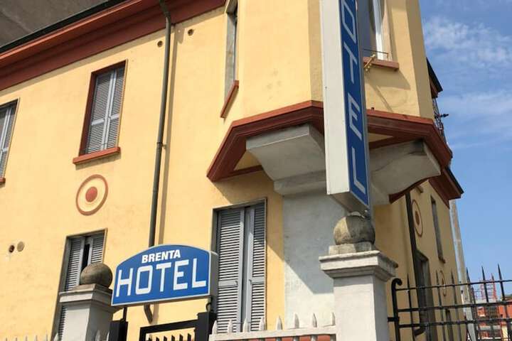 Hotel 55 of 56