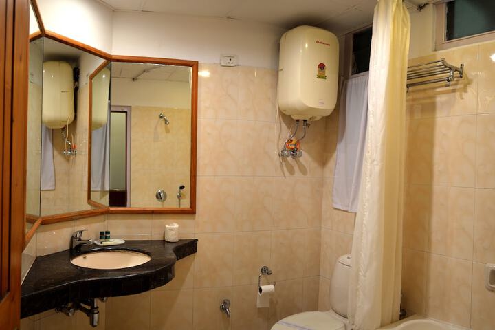 Room 32 of 54