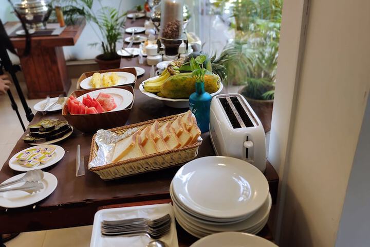 Dining 17 of 24