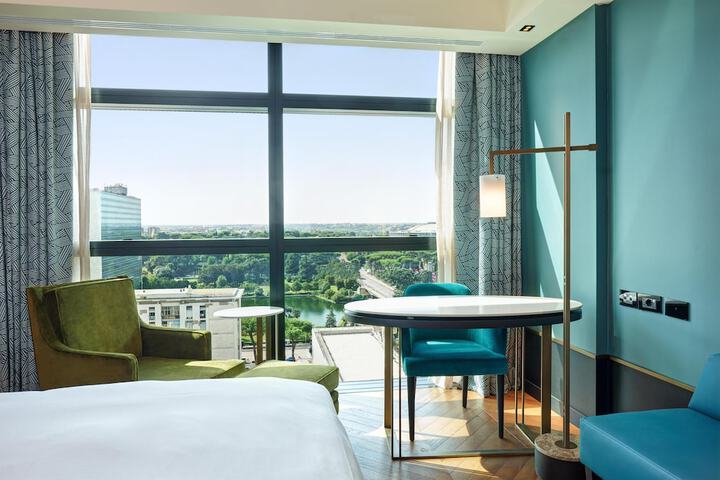 Room 20 of 147