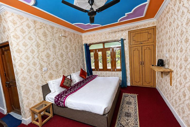 Room 16 of 35